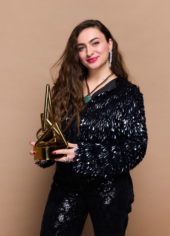 Elen Gasparyan holding an Anthem Award